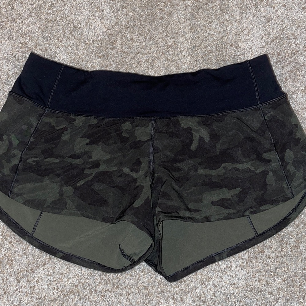 Lululemon running shorts - size 6 - perfect condition!!!!